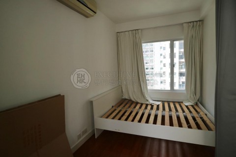Midland Court Mid Levels West Apartment For Rent